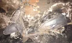 बैंक कर्मी के घर में लगी आग में दहेज का सामान जलकर हुआ खाक बैंक कर्मी के घर में लगी आग में दहेज का सामान जलकर हुआ खाक