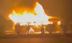 आगरा लखनऊ एक्सप्रेस वे पर बस में लगी आग- यात्री.... आगरा लखनऊ एक्सप्रेस वे पर बस में लगी आग- यात्री....