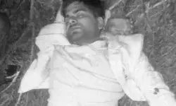 बारात में जा रही कार पेड़ से टकराई- कार सवार तीन की मौत, तीन गंभीर बारात में जा रही कार पेड़ से टकराई- कार सवार तीन की मौत, तीन गंभीर