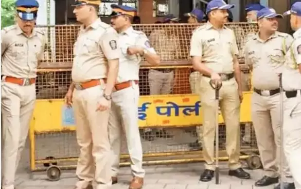 स्कूलों को बम से उड़ने की वार्निंग- बम स्क्वायड दस्ता मौके पर पहुंचा