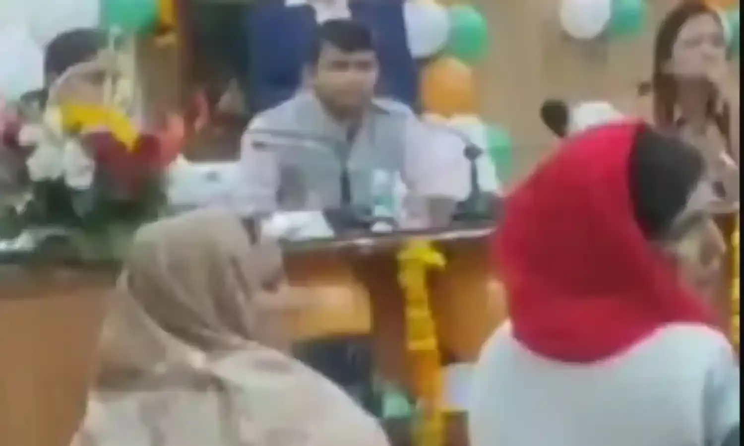 बोर्ड बैठक में अफसरों की गैर मौजूदगी पर भाजपा विधायक का हंगामा