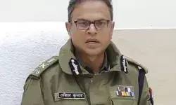 कमिश्नर का एक्शन- दो थानेदार लाइन हाजिर- सात थानेदारों के तबादले कमिश्नर का एक्शन- दो थानेदार लाइन हाजिर- सात थानेदारों के तबादले