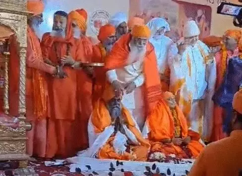 भाजपा विधायक का पटटाभिषेक- बने महामंडलेश्वर भाजपा विधायक का पटटाभिषेक- बने महामंडलेश्वर
