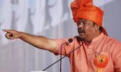 बोले बीजेपी एमएलए- बस 15 मिनट नागा साधुओं को दे दो बोले बीजेपी एमएलए- बस 15 मिनट नागा साधुओं को दे दो