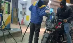 आज से लागू हुआ नो हेलमेट नो फ्यूल- बोले जिलाधिकारी... आज से लागू हुआ नो हेलमेट नो फ्यूल- बोले जिलाधिकारी...