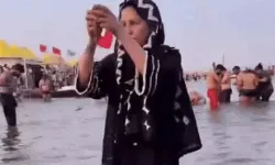 महाकुंभ पहुंची हरियाणवी डांसर सपना चौधरी ने त्रिवेणी में लगाई डुबकियां महाकुंभ पहुंची हरियाणवी डांसर सपना चौधरी ने त्रिवेणी में लगाई डुबकियां