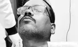 मुफ्त समोसा नहीं देने पर दुकानदार के गले पर ब्लेड से अटैक मुफ्त समोसा नहीं देने पर दुकानदार के गले पर ब्लेड से अटैक