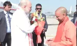 स्टीमर में संतो के साथ संगम जा रहे अमित शाह योगी के साथ लगाएंगे डुबकी स्टीमर में संतो के साथ संगम जा रहे अमित शाह योगी के साथ लगाएंगे डुबकी