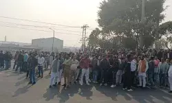 गोलीबारी के बाद हिरासत में लिए गए पूर्व विधायक को कोर्ट में किया पेश गोलीबारी के बाद हिरासत में लिए गए पूर्व विधायक को कोर्ट में किया पेश