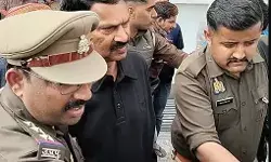 महिला से रेप का आरोपी कांग्रेस सांसद गिरफ्तार- आवास पर कर रहे थे...