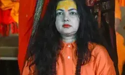 सिर नहीं मुंडाने पर एक्शन- ममता महामंडलेश्वर से बेदखल सिर नहीं मुंडाने पर एक्शन- ममता महामंडलेश्वर से बेदखल