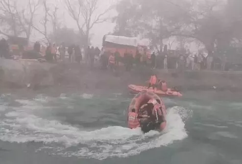 शादी से लौटते समय हादसा अनियंत्रित हुई क्रूजर नहर में समाई-एक की मौत शादी से लौटते समय हादसा अनियंत्रित हुई क्रूजर नहर में समाई-एक की मौत