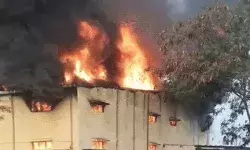 प्रिया गोल्ड बिस्कुट फैक्ट्री में भीषण आग- दम घुटने से एक कर्मचारी की मौत