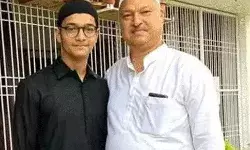 कांग्रेस विधायक दल के नेता का इकलौता बेटा गले में फंदा डालकर लटका कांग्रेस विधायक दल के नेता का इकलौता बेटा गले में फंदा डालकर लटका