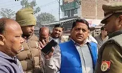 अंबेडकर द्वारा को लेकर मोहल्ले वासियों की एकता हुई तार तार- निर्माण... अंबेडकर द्वारा को लेकर मोहल्ले वासियों की एकता हुई तार तार- निर्माण...