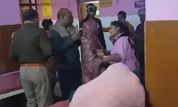 बाइक से जोरदार टक्कर के बाद खाई में गिरी बोलेरो- बाल बाल बची छात्राएं बाइक से जोरदार टक्कर के बाद खाई में गिरी बोलेरो- बाल बाल बची छात्राएं