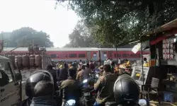 वंदे भारत ट्रेन की सांड से टक्कर- लूप लाइन पर गिरने से संचालन प्रभावित वंदे भारत ट्रेन की सांड से टक्कर- लूप लाइन पर गिरने से संचालन प्रभावित