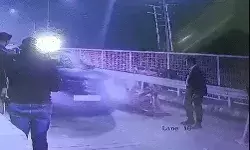 सपा सांसद के बेटे की बारात बिना टोल दिए निकली- गनर ने मैनेजर... सपा सांसद के बेटे की बारात बिना टोल दिए निकली- गनर ने मैनेजर...