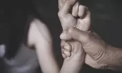 गुरु शिष्या का पवित्र रिश्ता फिर कलंकित- 13 साल की छात्रा का यौन शोषण गुरु शिष्या का पवित्र रिश्ता फिर कलंकित- 13 साल की छात्रा का यौन शोषण