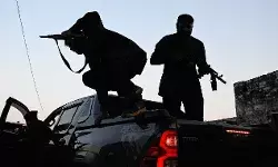 आतंकियों का पुलिस चेकपोस्ट पर अटैक- 3 पुलिसकर्मियों को गोली से भूना आतंकियों का पुलिस चेकपोस्ट पर अटैक- 3 पुलिसकर्मियों को गोली से भूना