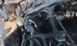 टायर फटने से बेकाबू हुई बस ने कार में मारी टक्कर- महाकुंभ जा रहे 8... टायर फटने से बेकाबू हुई बस ने कार में मारी टक्कर- महाकुंभ जा रहे 8...