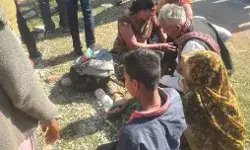 संगम से श्रद्धालुओं को लेकर लौट रही बस बाइक सवार को बचाने में पलटी संगम से श्रद्धालुओं को लेकर लौट रही बस बाइक सवार को बचाने में पलटी