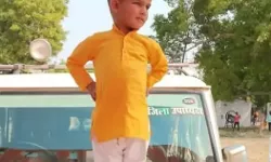 हाईटेंशन करंट की चपेट में आए 5 साल के मासूम की मौत- खेलने के लिए... हाईटेंशन करंट की चपेट में आए 5 साल के मासूम की मौत- खेलने के लिए...