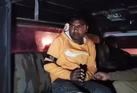 मुठभेड़ में कुकर्म के बाद फरार रेपिस्ट के पैर में लगी गोली- मांगी माफी मुठभेड़ में कुकर्म के बाद फरार रेपिस्ट के पैर में लगी गोली- मांगी माफी