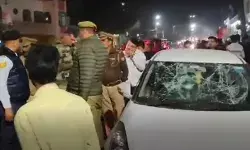 दारू में टल्ली ड्राइवर ने मचाया जमकर उत्पात- कार बाईक व पब्लिक.. दारू में टल्ली ड्राइवर ने मचाया जमकर उत्पात- कार बाईक व पब्लिक..