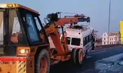 महाकुंभ से लौट रहे श्रद्धालुओं से भरी बस की ट्रक से टक्कर- दो की.... महाकुंभ से लौट रहे श्रद्धालुओं से भरी बस की ट्रक से टक्कर- दो की....