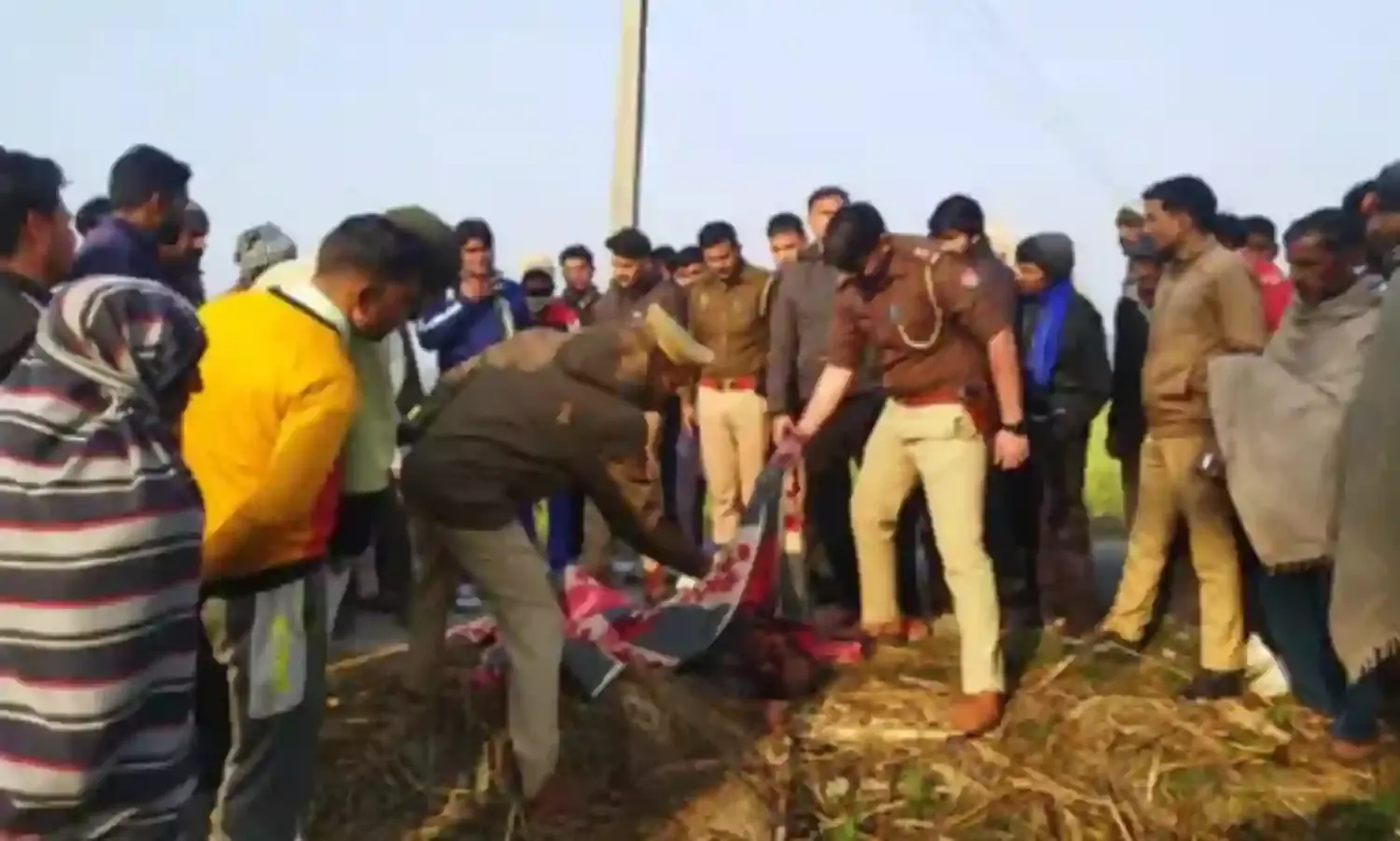 गला काटकर मर्डर करने के बाद प्रधान के भाई की लाश नंगी कर खेत में फेंकी
