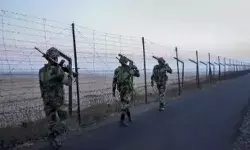 LOC पर पाक की गोलीबारी- सेना की कार्यवाही में कई पाक सैनिक... LOC पर पाक की गोलीबारी- सेना की कार्यवाही में कई पाक सैनिक...