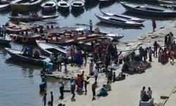 VIP घाट पर नाविकों की दबंगई- पुलिसकर्मी को मारपीट का सोने की चेन.... VIP घाट पर नाविकों की दबंगई- पुलिसकर्मी को मारपीट का सोने की चेन....