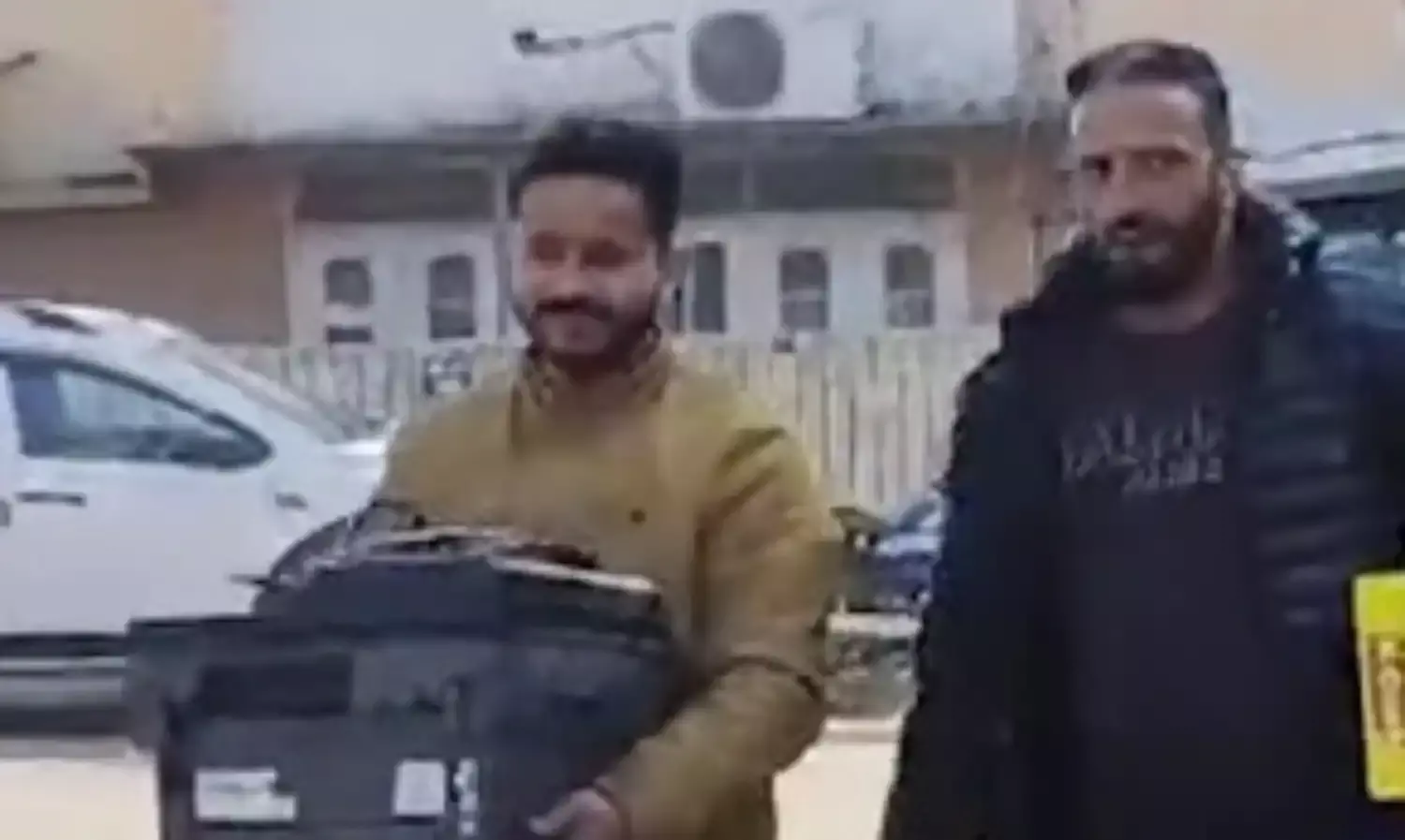 ED की रेड में BJP नेता के घर मिला कैश विदेशी दारू और ज्वेलरी के डिब्बे