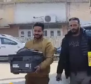 ED की रेड में BJP नेता के घर मिला कैश विदेशी दारू और ज्वेलरी के डिब्बे
