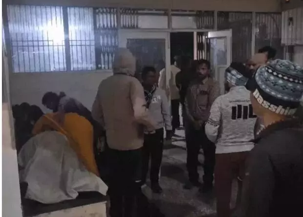 नीलगाय को बचाने के चक्कर में बेकाबू कार नहर में गिरी-डाक्टर समेत 4 की मौत नीलगाय को बचाने के चक्कर में बेकाबू कार नहर में गिरी-डाक्टर समेत 4 की मौत