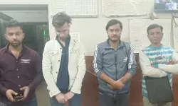 खुलेआम शराब पी रहे पियक्कड़ों से भर गई थानों की हवालात खुलेआम शराब पी रहे पियक्कड़ों से भर गई थानों की हवालात