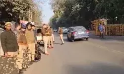 राष्ट्रीय अध्यक्ष की गिरफ्तारी के बाद अखिलेश यादव के घर पुलिस का डेरा