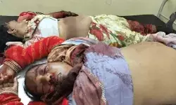 दावत खाकर लौट रहे परिवार की मैक्स पेड़ से टकराई- दो महिलाओं की... दावत खाकर लौट रहे परिवार की मैक्स पेड़ से टकराई- दो महिलाओं की...