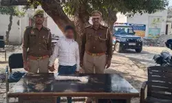 प्रेमी के साथ भागी पत्नी की पति ने कुल्हाड़ी से काटकर कर दी हत्या प्रेमी के साथ भागी पत्नी की पति ने कुल्हाड़ी से काटकर कर दी हत्या