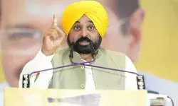 भ्रष्टाचार के खिलाफ मान सरकार एक्शन में- डीसी को किया निलंबित भ्रष्टाचार के खिलाफ मान सरकार एक्शन में- डीसी को किया निलंबित