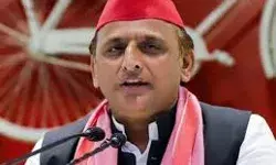 भीड़ के डर से रेलवे स्टेशन बंद किया थाने भी बंद कर देंगे क्या - अखिलेश