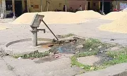 खड़ा हुआ पानी का संकट- किया गैर जरूरी इस्तेमाल तो फिर... खड़ा हुआ पानी का संकट- किया गैर जरूरी इस्तेमाल तो फिर...