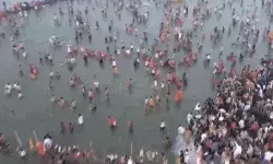 महाकुंभ 2025 में उमड़ी महाभीड- संगम के रास्तों पर जाम ही जाम महाकुंभ 2025 में उमड़ी महाभीड- संगम के रास्तों पर जाम ही जाम