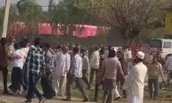 खाने को लेकर हुआ बवाल- बारातियों एवं घरातियों में ढिशुम ढिशुम खाने को लेकर हुआ बवाल- बारातियों एवं घरातियों में ढिशुम ढिशुम