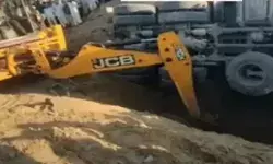 डंपर से रेत उतारते समय बड़ा हादसा- पांच मजदूरों की हो गई मौत