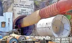 टनल के एंट्री पॉइंट से 14 किलोमीटर अंदर हादसा- आधा दर्जन मजदूर.. टनल के एंट्री पॉइंट से 14 किलोमीटर अंदर हादसा- आधा दर्जन मजदूर..