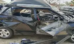 ब्लॉस्ट के बाद कार में लगी आग- फटा छोटा सिलेंडर- श्रद्धालु झुलसा ब्लॉस्ट के बाद कार में लगी आग- फटा छोटा सिलेंडर- श्रद्धालु झुलसा