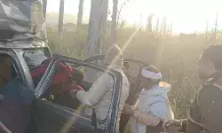 गंग नहर पटरी पर पेड़ से टकराई कार- गाड़ी की बॉडी काटकर निकाली युवकों.. गंग नहर पटरी पर पेड़ से टकराई कार- गाड़ी की बॉडी काटकर निकाली युवकों..