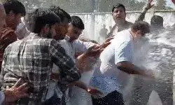 इंदिरा गांधी पर टिप्पणी को लेकर बवाल- पुलिस से भिड़े कांग्रेसी इंदिरा गांधी पर टिप्पणी को लेकर बवाल- पुलिस से भिड़े कांग्रेसी